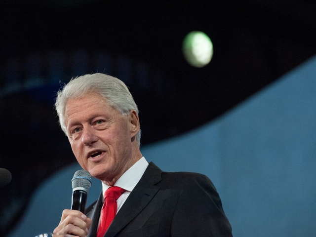 Clinton's remarks on young voters fuel new Trump pitch