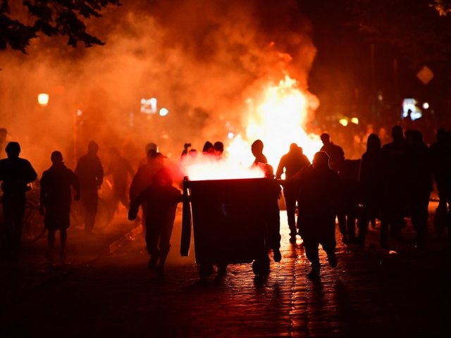SWAT Teams Move in as G20 Protests Get Violent SWAT Teams Move in as G20 Protests Get Violent