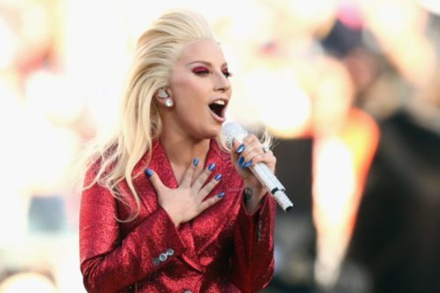 Lady Gaga postpones first date of Dive Bar tour