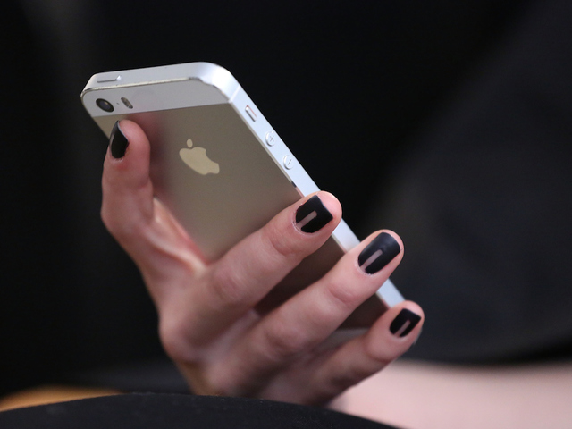 Apple now accepting your banged-up iPhone