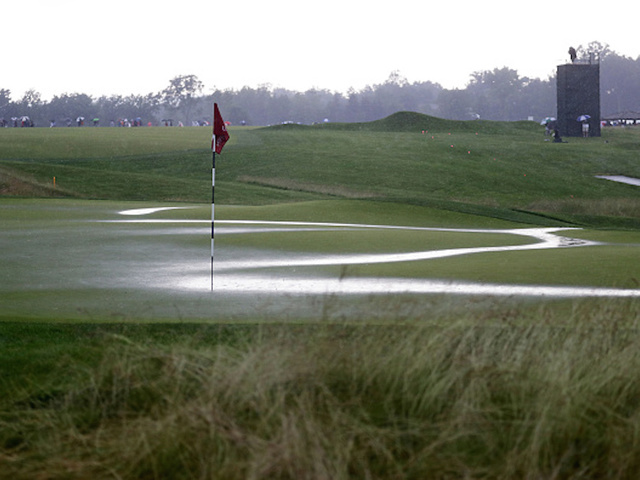 Golfers play catchup at US Open