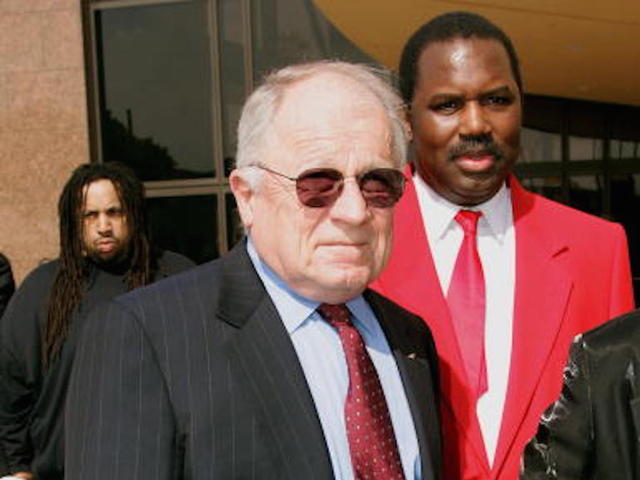 Member of O.J. Simpson 'Dream Team' files for bankruptcy