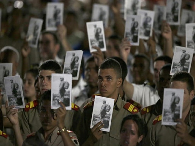 Raul Castro, regional leaders honor Fidel Castro at rally