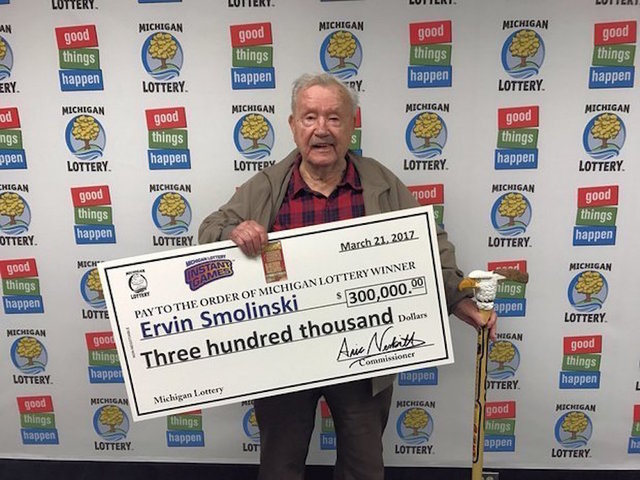 Best birthday ever: WWII vet wins $300,000 jackpot on 94th birthday