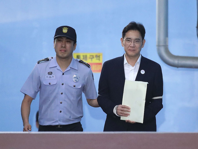 Samsung chief gets 5-year prison term for corruption
