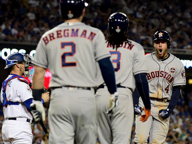Astros tie up World Series with 7-6 win over Dodgers in Game 2