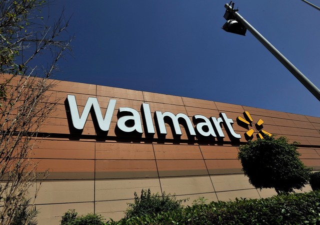 Walmart employees in Wisconsin to receive cash bonuses