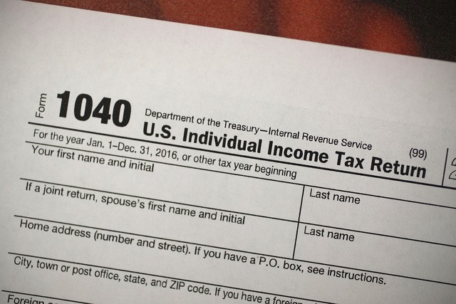 IRS shrinks the 1040 tax form